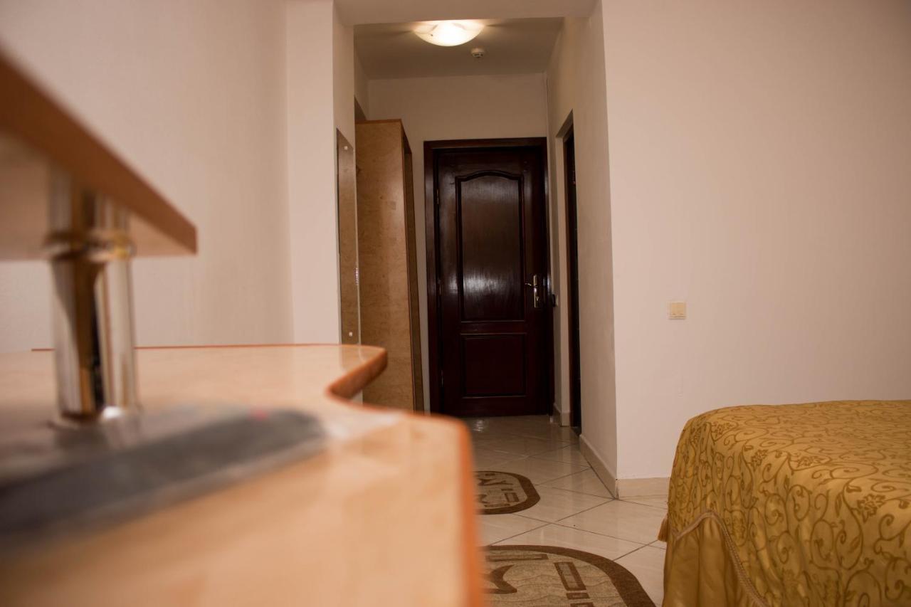 N&S Hotel Barlad Bîrlad Exterior foto